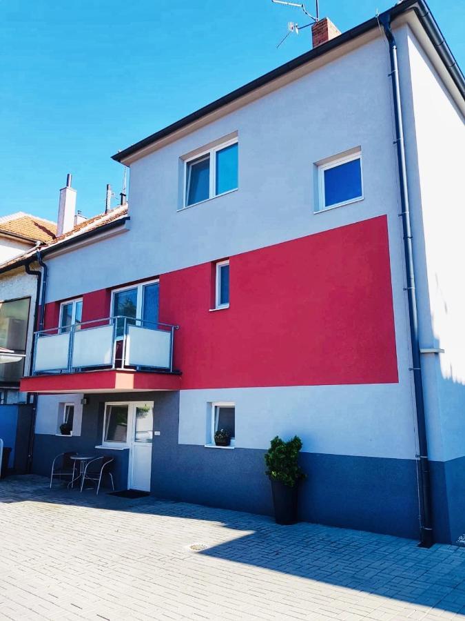 Apartmany Na Zahradni Břeclav Kültér fotó
