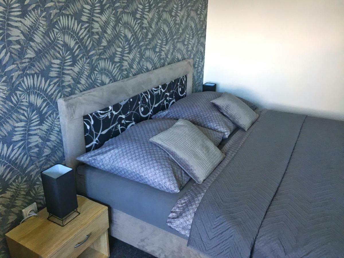 Apartmany Na Zahradni Břeclav Kültér fotó
